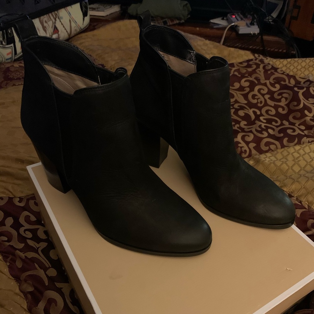 Michael kors size 9.5 black booties